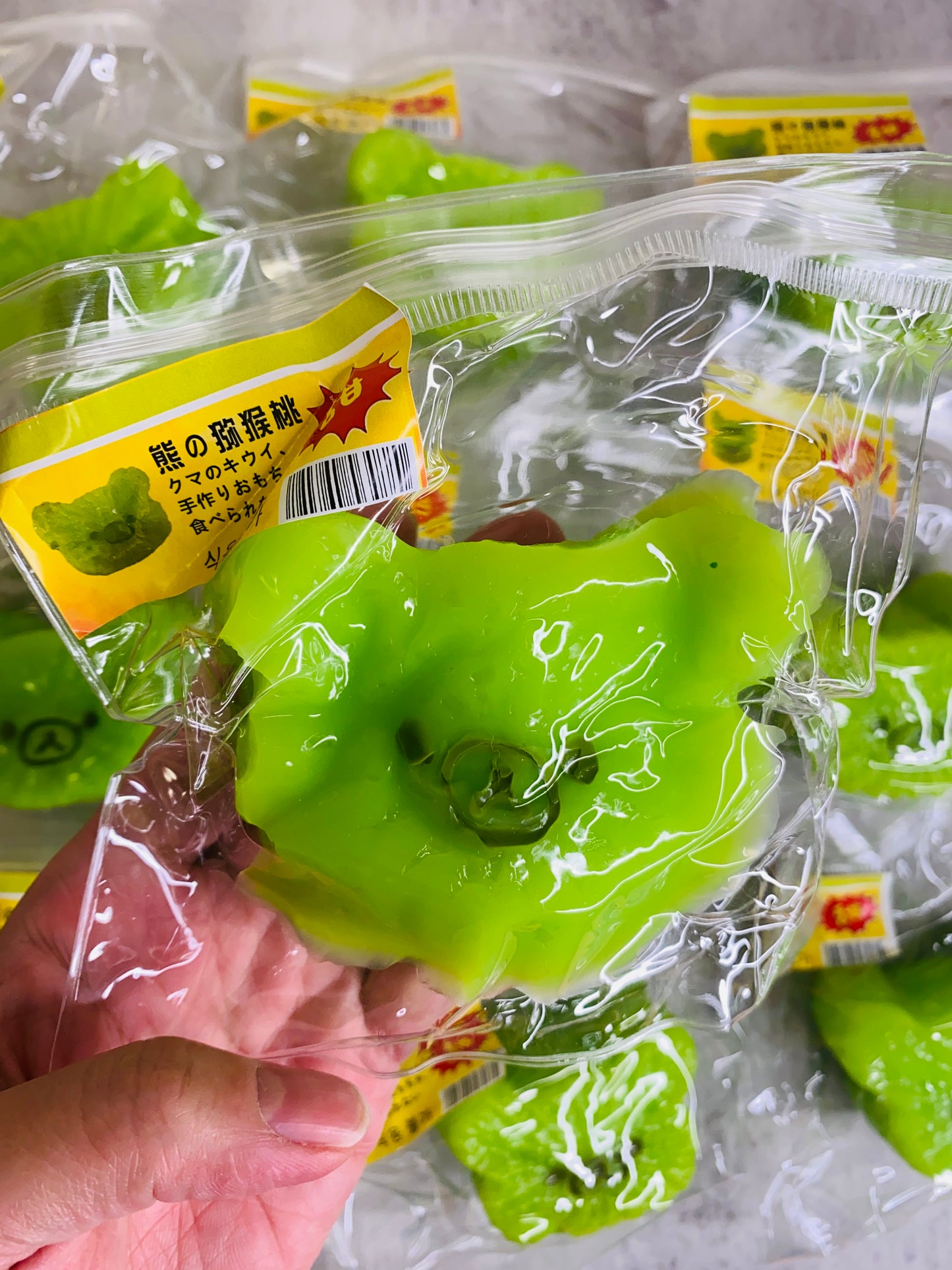 Bear Kiwi Taba Squishy