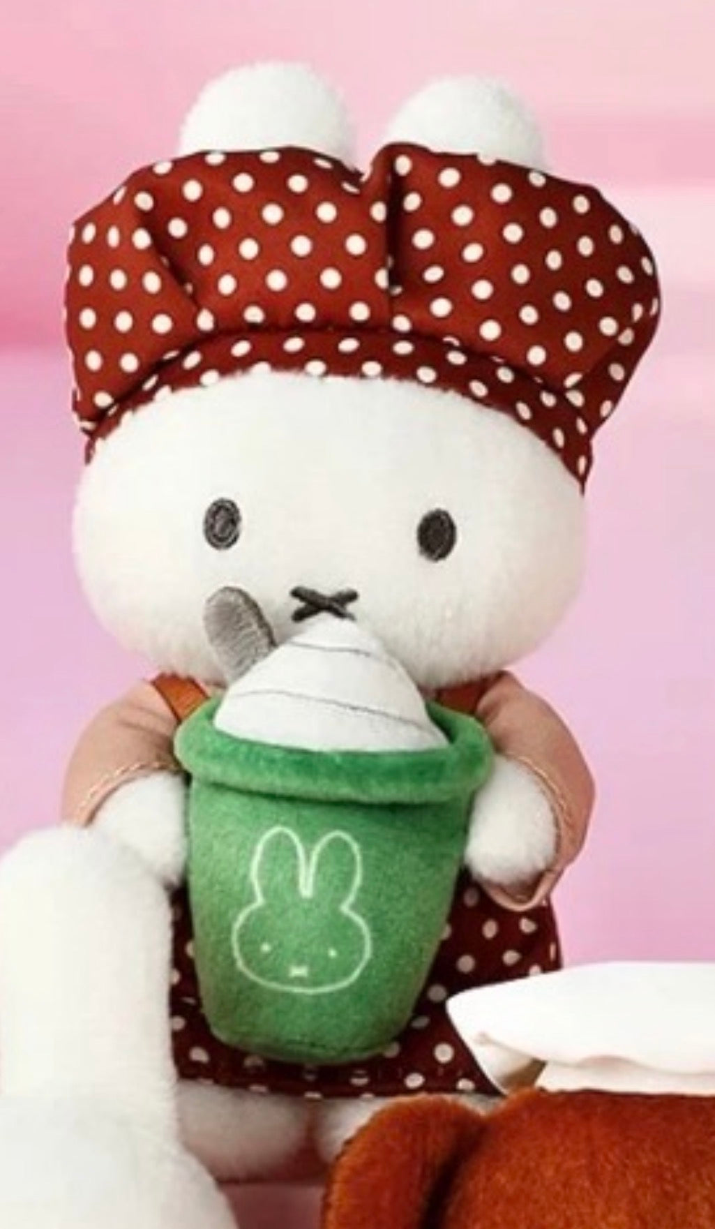 OPEN BOX with Damaged Box - Vipo X Miffy Bakery Series Plush Keychain Blind Box (S-1)