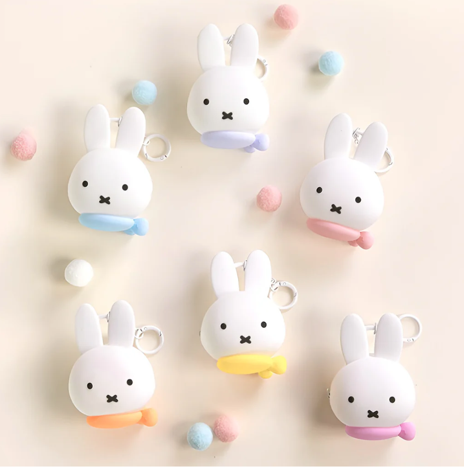 Miffy Earbuds & Little Silicone Pouch Blind Box (S-2)