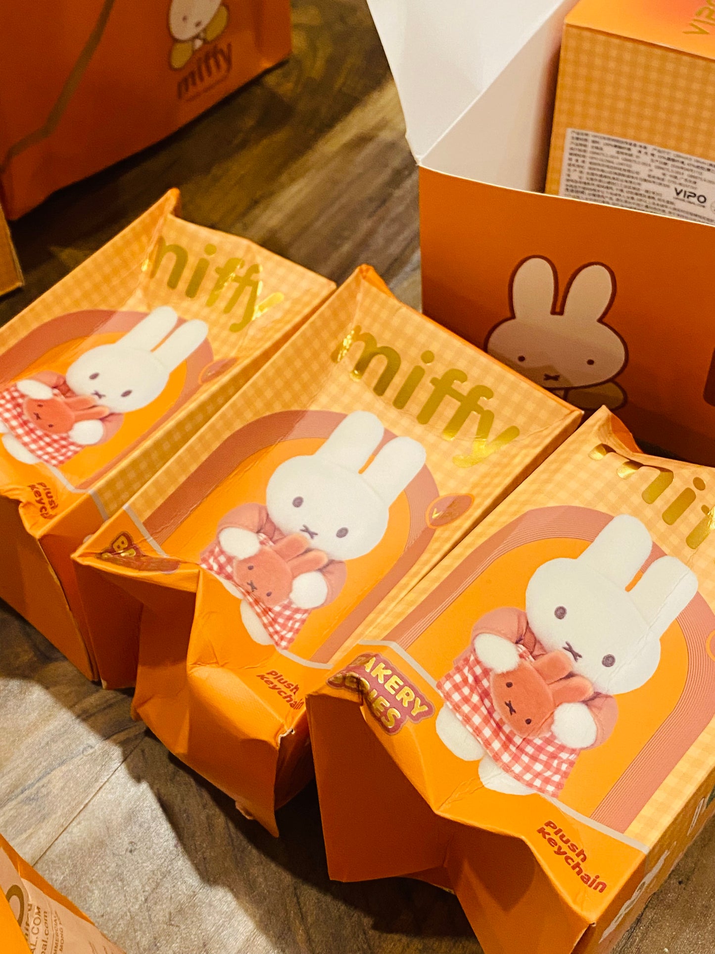 OPEN BOX with Damaged Box - Vipo X Miffy Bakery Series Plush Keychain Blind Box (S-1)