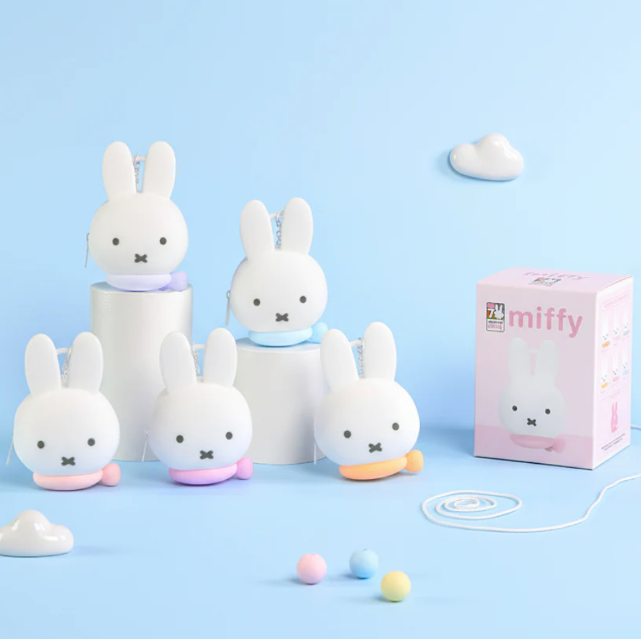 Miffy Earbuds & Little Silicone Pouch Blind Box (S-2)