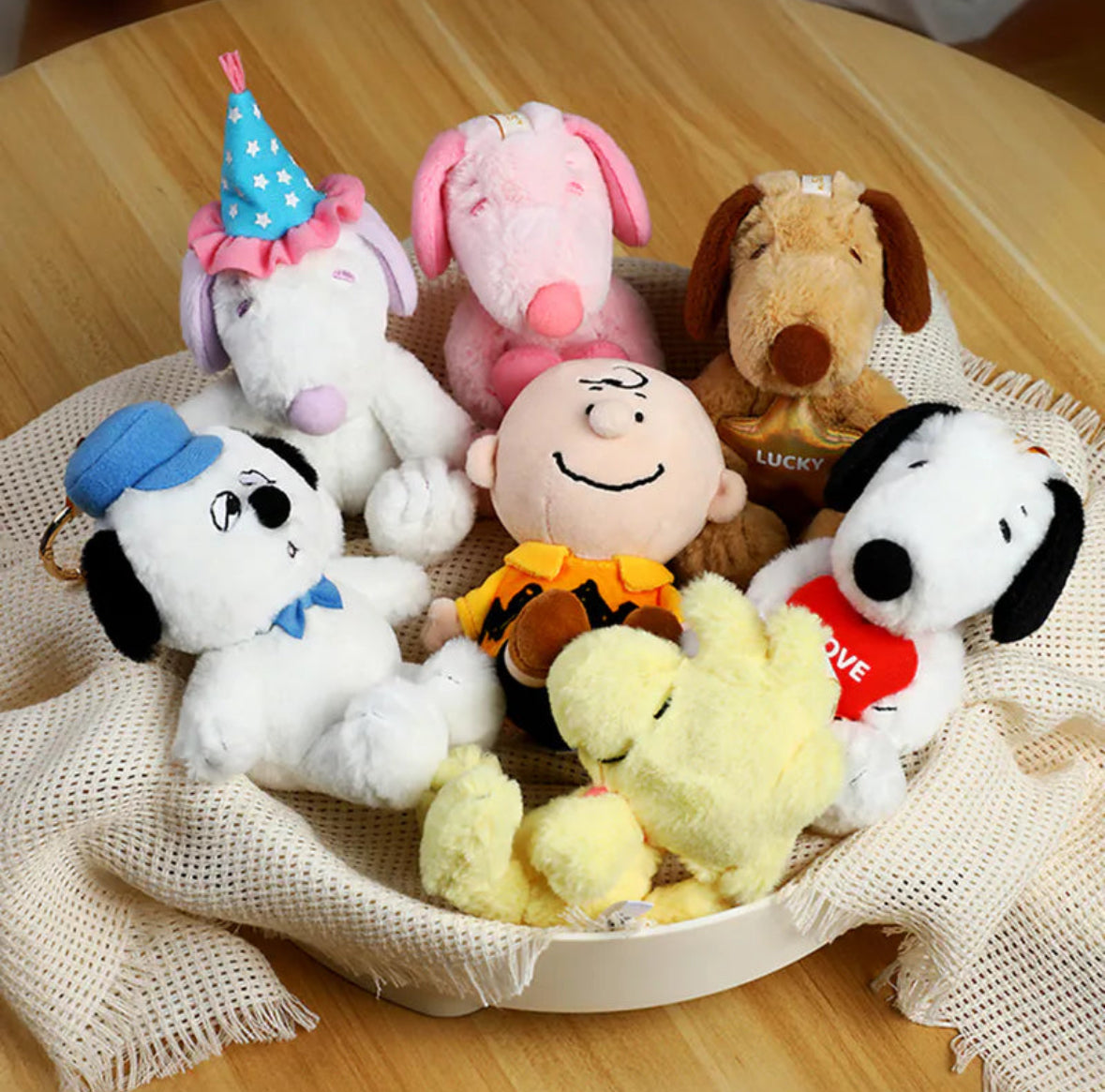 VIPO x Peanuts Snoopy Plush Keychains Blind Box [1 Single Box]