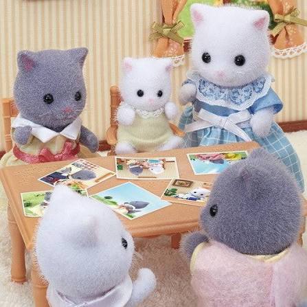 Sylvanian Families Calico Critters -  Persian Cat Family (S-5)